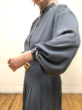 Robe à manche longue grise vintage