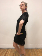 Robe de soie perles et paillettes